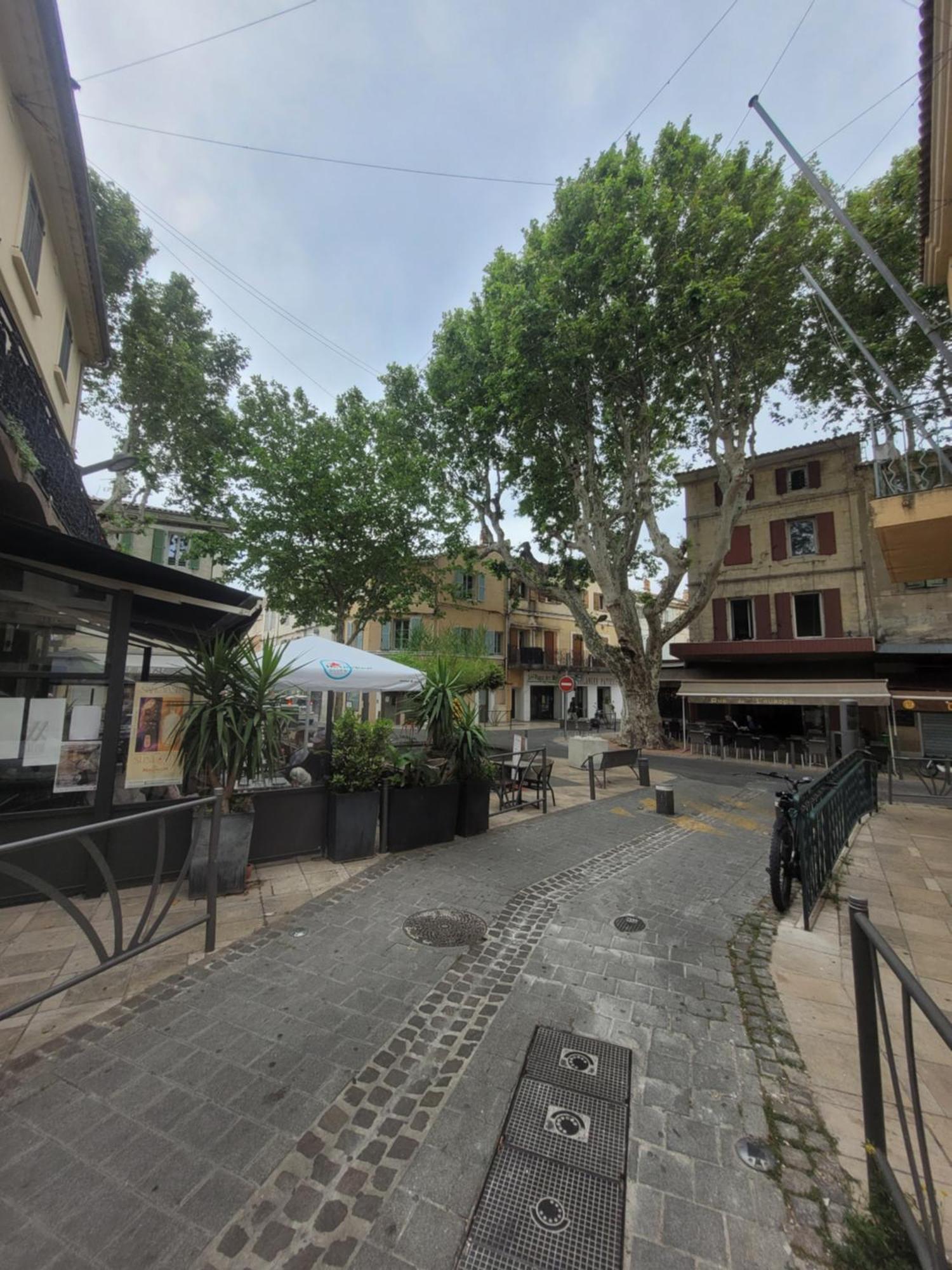 Le Soleil Apartment Istres Ngoại thất bức ảnh
